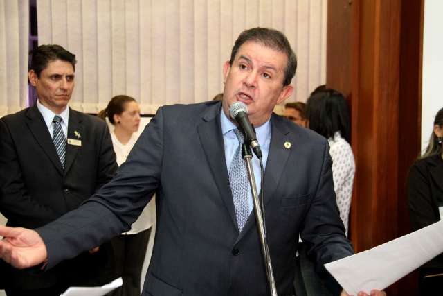 Parlamentares v&atilde;o cobrar que dinheiro da venda de f&aacute;brica pague fornecedores