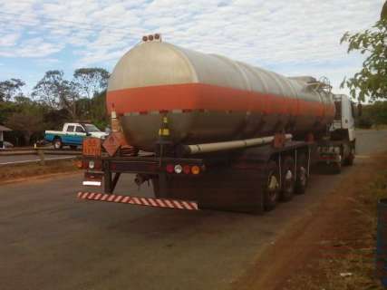 Empresa é multada em R$ 3 mil por transporte ilegal de 30 litros de etanol
