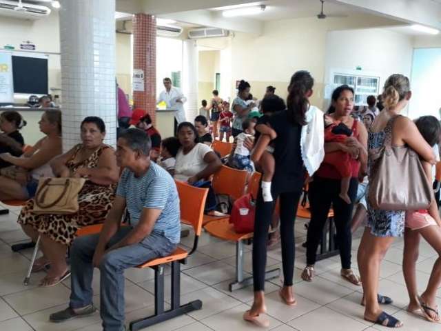 De 710 m&eacute;dicos convocados para refor&ccedil;ar atendimento, 75% desistem