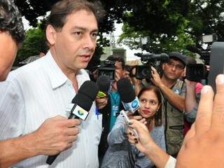 O prefeito eleito de Campo Grande, Alcides Bernal (PP), chega para a reunião com Nelsinho. (Foto: Luciano Muta)