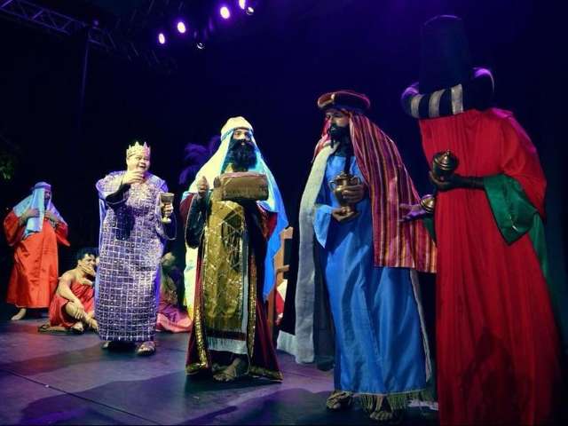 Com tr&ecirc;s sess&otilde;es, grupo encena nascimento de Jesus na Cidade do Natal
