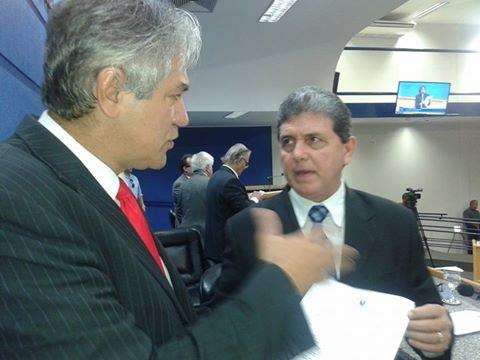 Vereador entrega pedido de CPI para investigar sumi&ccedil;o de vacinas