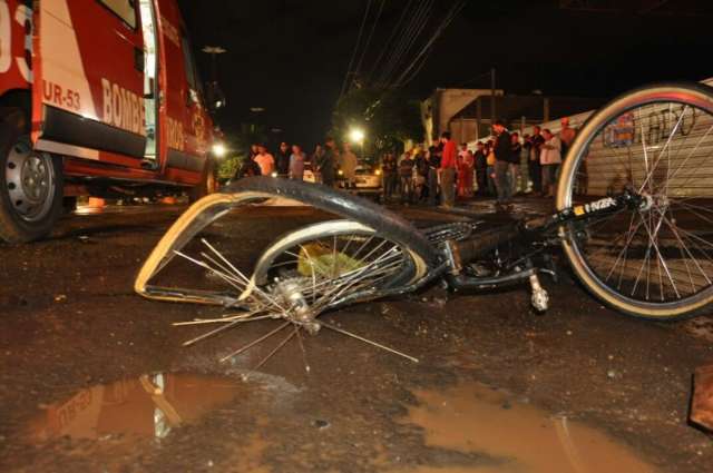 Ciclista que morreu  ontem, atropelado por caminh&atilde;o tinha 23 anos