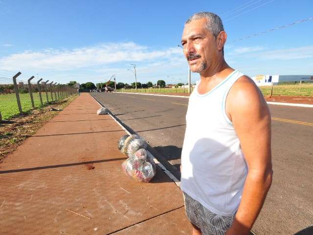 Dois dias depois de desfile, estrutura continua na Pra&ccedil;a do Papa