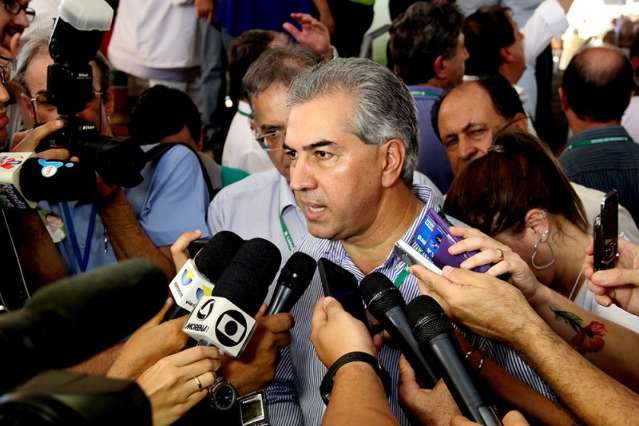 Reinaldo se re&uacute;ne com governadores em Bras&iacute;lia e depois em Cuiab&aacute;