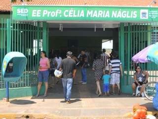Escola onde fiscal foi detido por suspeita de boca de urna (Foto: Alcides Neto)
