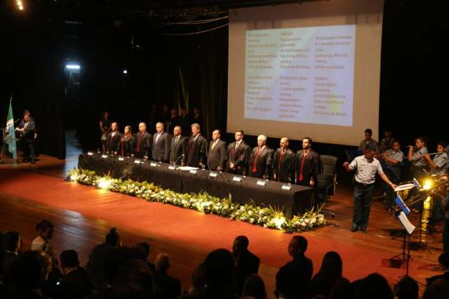 TRE entrega diplomas a 40 eleitos; mais votados discursam em evento