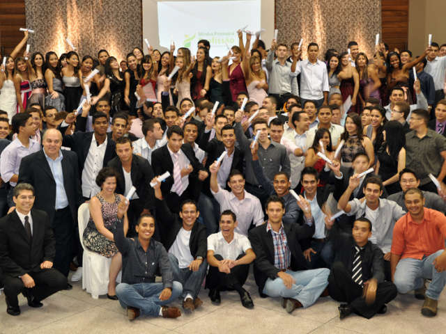  Em Tr&ecirc;s Lagoas, 136 alunos terminam capacita&ccedil;&atilde;o do Minha Primeira Profiss&atilde;o