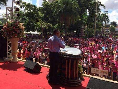 Igreja re&uacute;ne 15 mil para comemorar o Dia da Valoriza&ccedil;&atilde;o da Mulher