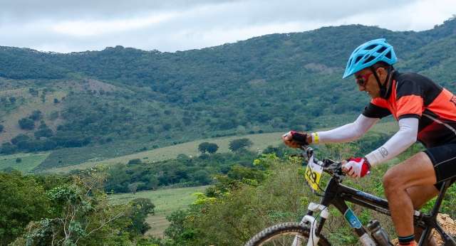 Distrito de Piraputanga recebe 4&ordf; Desafio das Araras de mountain bike