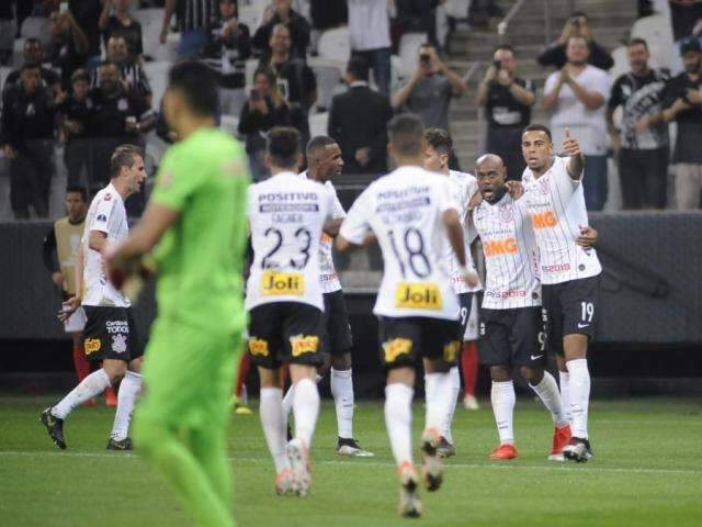 Corinthians faz 2 a 0 sobre o Deportivo Lara e segue em vantagem nas oitavas