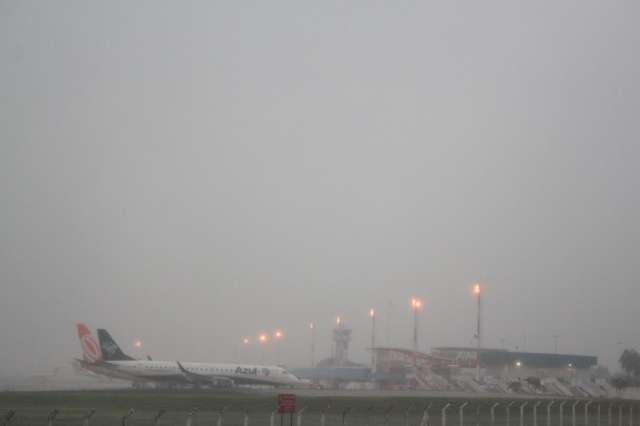 Aeroporto da Capital est&aacute; fechado para pousos e decolagens 