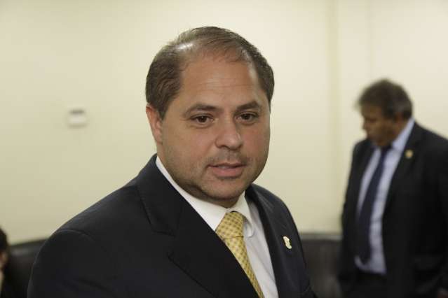 Bernal foi &agrave; Justi&ccedil;a para n&atilde;o responder questionamentos, diz Mario Cesar