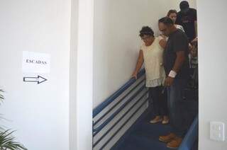 Na Cesumar não tem elevador apesar dos dois lances de escada que dificultaram a votação de Ordaliria e Angel (Foto: Naiane Mesquita)