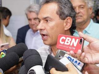 Prefeito volta a falar de reajuste técnico e diz que não vai comentar ameaças Prefeito volta a falar de reajuste técnico e diz que não vai comentar ameaças