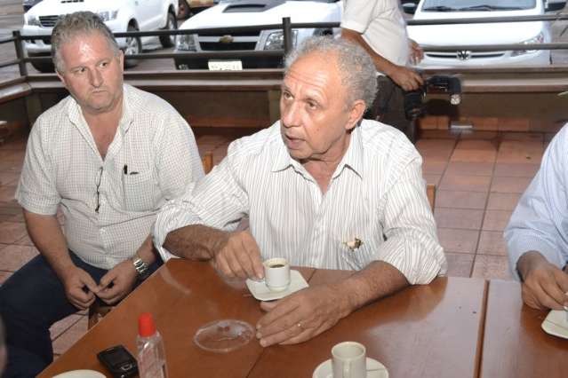 Com &iacute;ndios "dando as ordens", Bacha diz que  for&ccedil;a &eacute; maior do que a lei