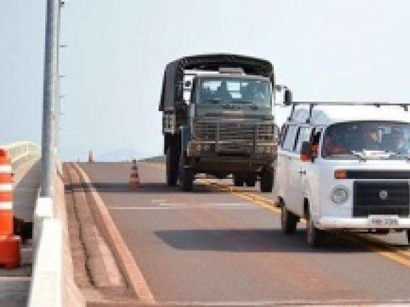 Ponte sobre Rio Paraguai ter&aacute; mais 30 dias de obras, mas tr&acirc;nsito continua