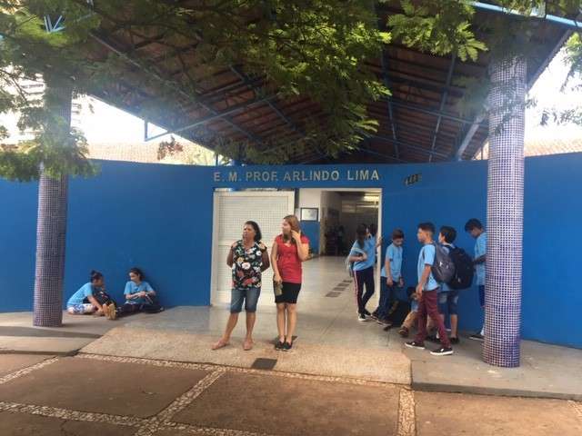 &quot;Muda tudo&quot;, dizem pais em porta de escolas da Capital, ap&oacute;s trag&eacute;dia