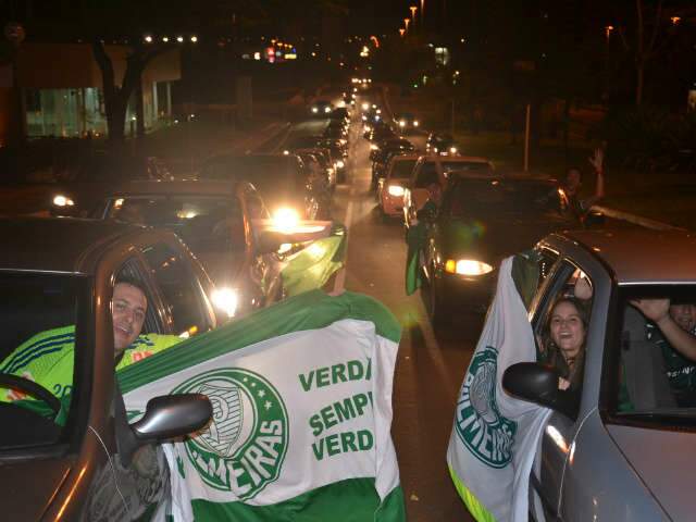  Palmeirenses comemoram na Afonso Pena sem registrar incidentes