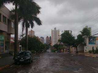 Região central da Capital tem pancadas de chuvas isoladas e céu nublado (Foto: Amanda Bogo)