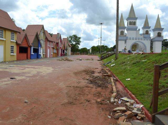 Empresa inicia trabalhos para montagem da Cidade do Natal
