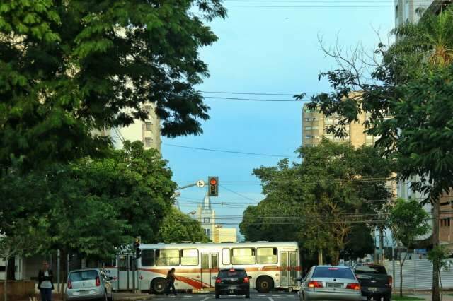 Temperaturas sobem nesta quarta-feira e tem mais previs&atilde;o de chuvas &agrave; tarde