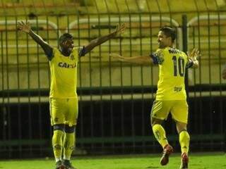 Rodinei e Diego foram os autores de dois dos gols da partida. (Foto:Gilvan de Souza) 