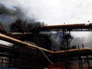 Incêndio em usina foi contido por brigadista da própria empresa (Foto: Direto das Ruas) 