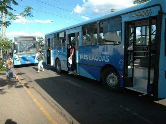 Prefeitura vai liberar passe de &ocirc;nibus para pais levarem filhos &agrave;s escolas
