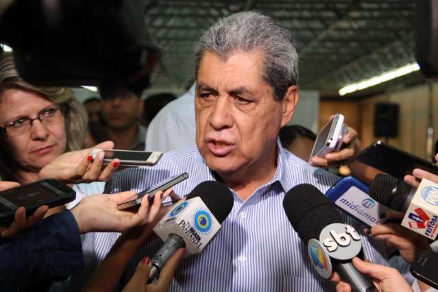 Andr&eacute; diz que Aqu&aacute;rio ir&aacute; custar R$ 120 milh&otilde;es, tr&ecirc;s meses de gastos com sa&uacute;de