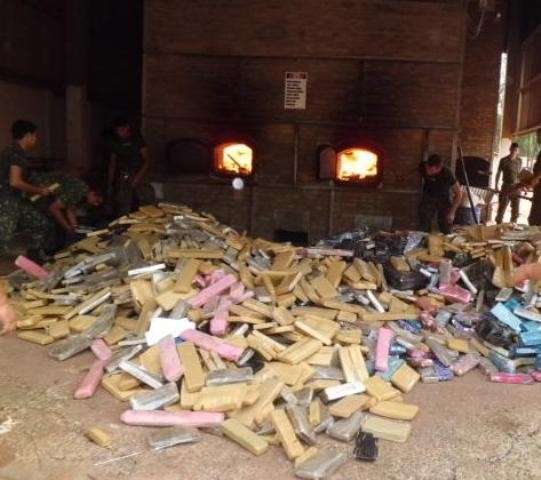 Pol&iacute;cia Civil faz maior queima de drogas do interior do Estado  