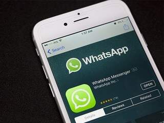 A novidade permite apagar mensagens enviadas, mas só na versão atualizada no WhatsApp (Foto: Divulgação)