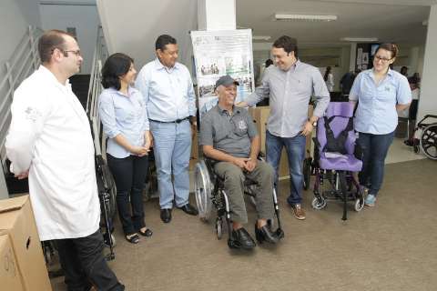 Emenda do deputado Marcio Fernandes garante 42 cadeiras de rodas à Apae