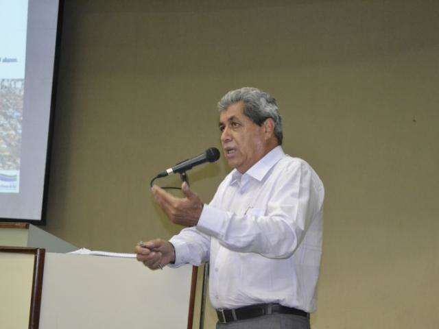 Em palestra, governador destaca industrializa&ccedil;&atilde;o e economia diversificada
