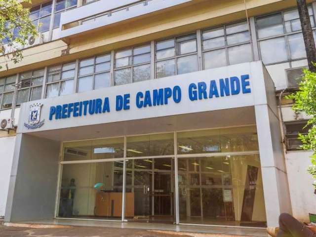Aprovados em concurso s&atilde;o nomeados para assumir cargos na prefeitura