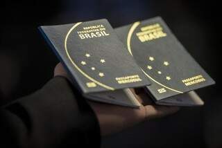 Novo passaporte ficou R$ 100 mais caro (Foto: Agência Brasil/Marcelo Camargo)