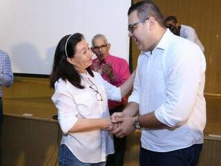 Délia Razuk com o presidente eleito da Câmara, Alan Guedes (Foto: A. Frota/Divulgação)