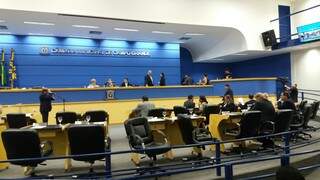 Presidente e vereadores criticaram Bernal em discurso no plenário. (Foto: Antônio Marques)