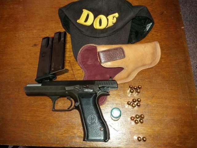 Homem de 35 anos &eacute; preso portando pistola de uso restrito e 29 muni&ccedil;&otilde;es 