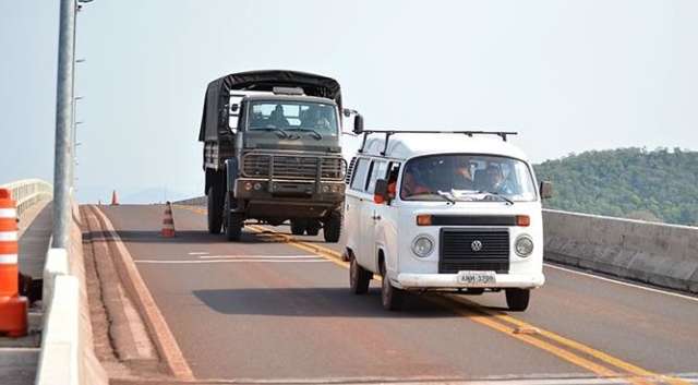 Seguradora vai pagar reparo na ponte do Rio Paraguai atingida por barco