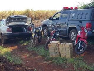 Traficantes são presos pela PM com 109 kg de maconha escondidos no mato Traficantes são presos pela PM com 109 kg de maconha escondidos no mato