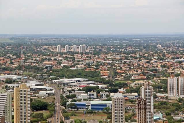 Domingo começa com céu claro, mas há  chance de chuva para todo MS