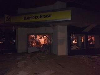 Agência do Banco do Brasil ficou destruída após explosão, em Sonora. (Foto: PC de Souza/ Edição de Notícias)