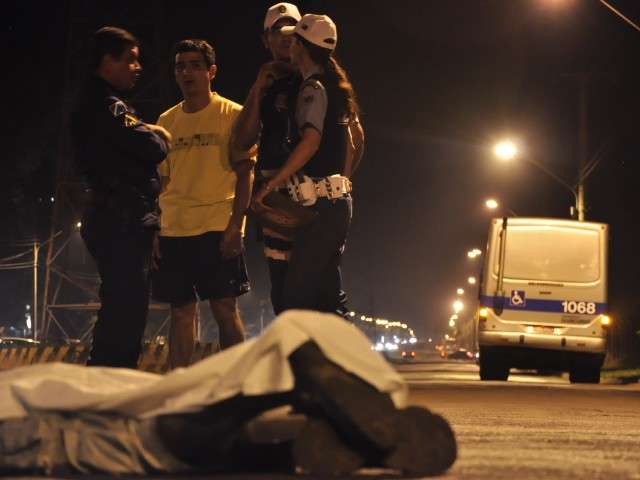 Homem morre ao ter cabe&ccedil;a esmagada por &ocirc;nibus na Guaicurus