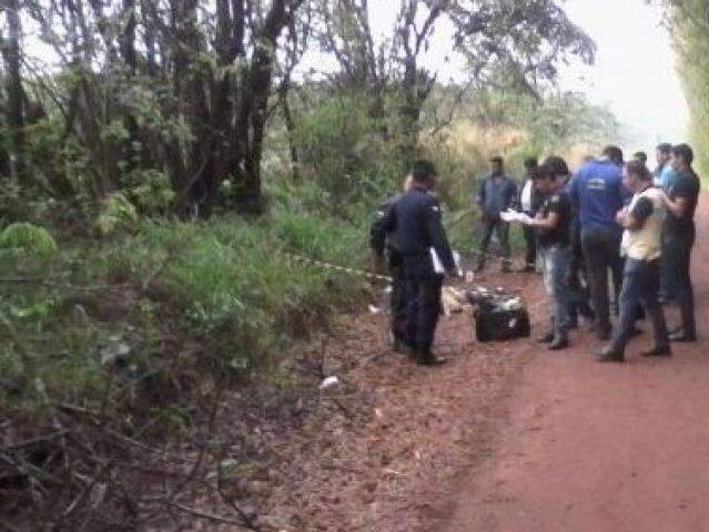 Corpo de homem morto com tiros na cabe&ccedil;a &eacute; encontrado em estrada vicinal 