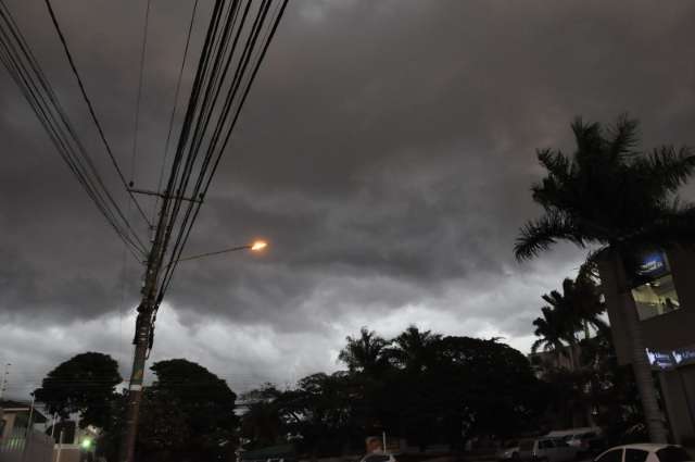 Chuva n&atilde;o causa estragos, segue amanh&atilde; e frio de 2&ordm; C chega sexta