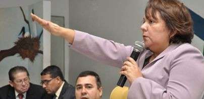 Ap&oacute;s notificar vice, vereadora assume prefeitura em Aquidauana e j&aacute; despacha