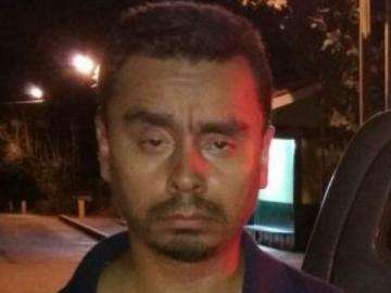 Casal &eacute; preso viajando com US$ 2 milh&otilde;es embrulhados para presente