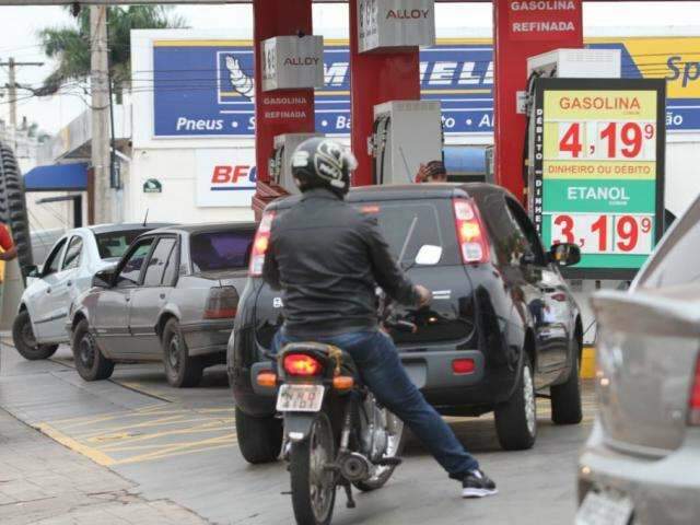 Come&ccedil;a a valer al&iacute;quota de 12% do ICMS sobre diesel nesta quarta-feira