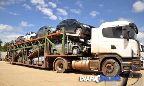 Em segunda remessa, Bolívia vai devolver 114 veículos ao Brasil 